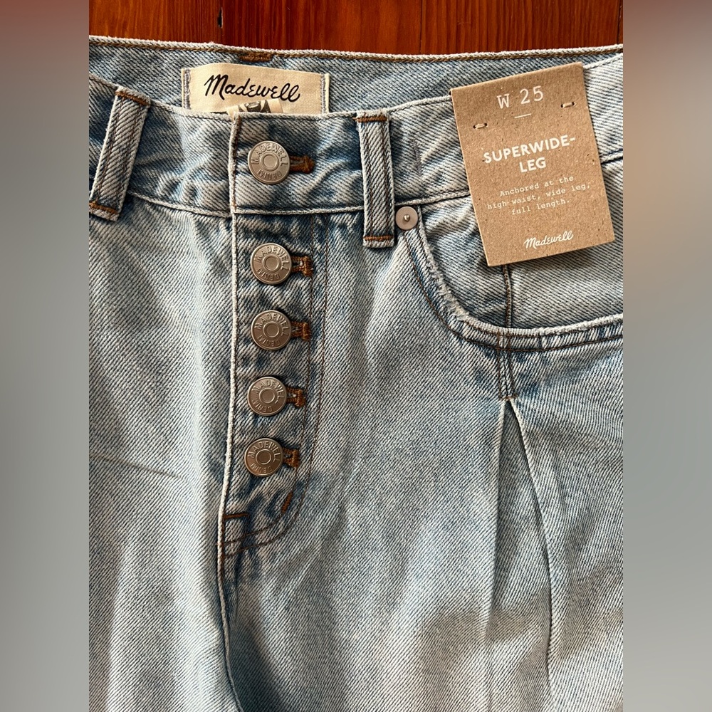 NWT Madewell Superwide-Leg Jeans in Cather Wash: Button-Front Edition - 25 - Picture 9 of 11